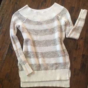 Beautiful timeless feminine knit tunic